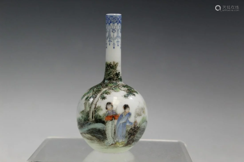 Chinese Famille Rose Porcelain Miniature Vase