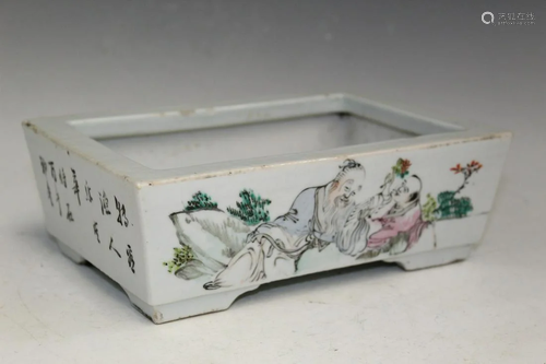 Chinese Famille Rose Porcelain Bulb Dish