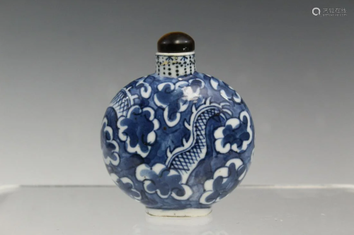 Chinese Blue and White Porcelain Snuff Bottle with Dragon De...