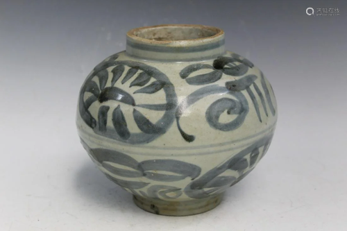 Chinese Blue and White Porcelain Jar