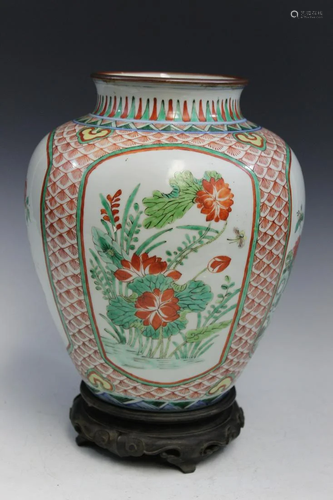 Chinese Wucai Porcelain Jar