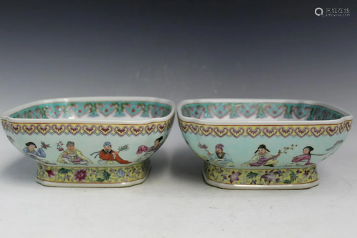 Pair of Chinese Famille Rose Porcelain Bowls