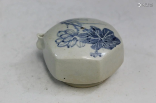 Korean Blue and White Porcelain Water Dropper