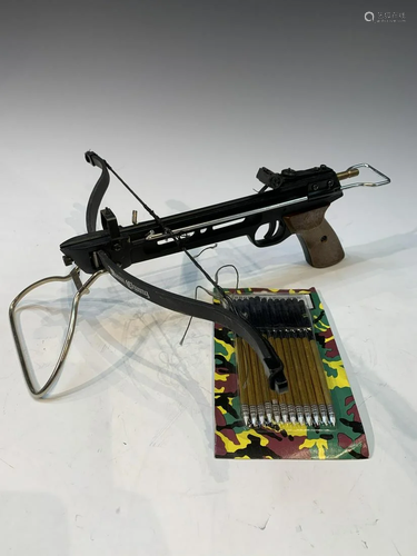 Maan Chang Crossbow Pistol with Arrows