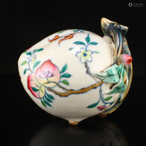 Famille Rose Peach Shape Porcelain Ink Pot