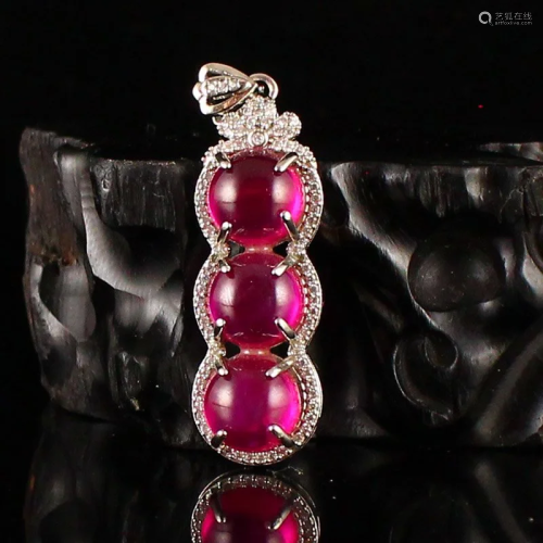 Fashionable Chinese Ruby Pea Pod Pendant