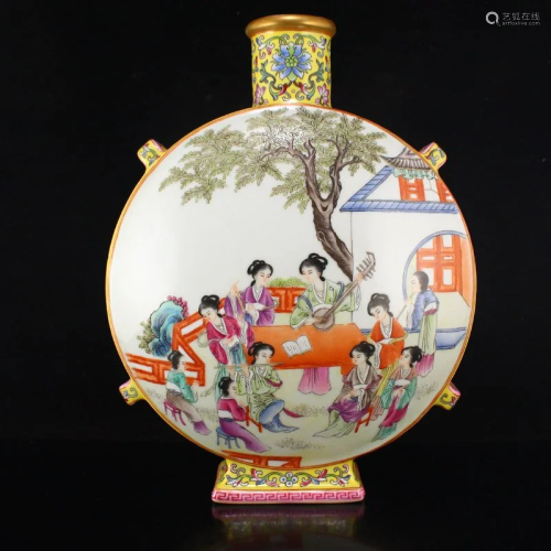 Gilt Edge Famille Rose Figure Porcelain Vase