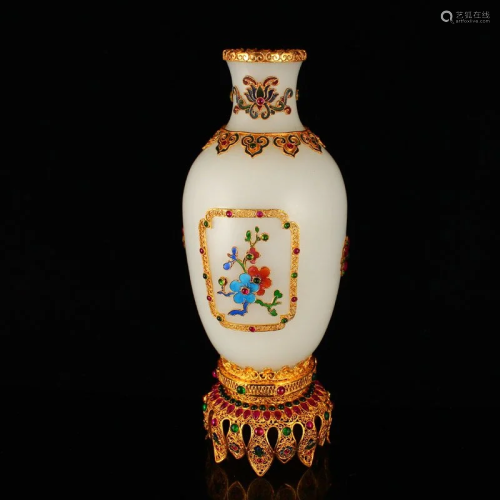 Exquisite Gold Wire Enamel Inlay White Peking Glass Vase