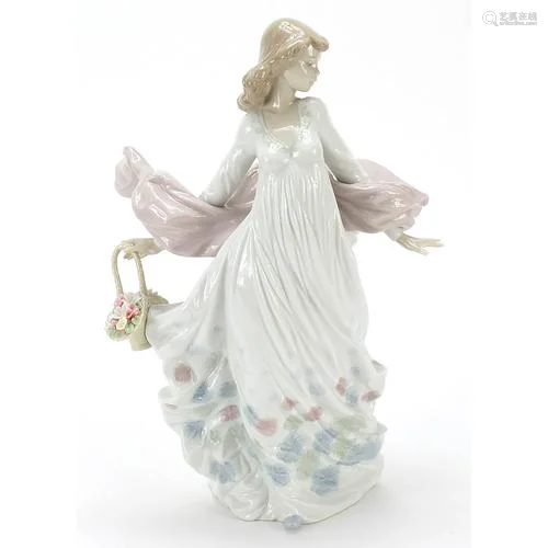 Lladro figurine Winter Breeze 5898, 30cm high