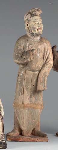 Mingqi en terre cuite et traces de polychromie figurant un h...