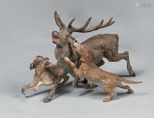 Cerf attaqué par deux chiens. Marqué Geschützt. H. : 8 cm. L...