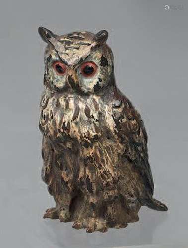 Hibou. Marqué Geschützt. H. : 8,5 cm. L. : 5 cm.