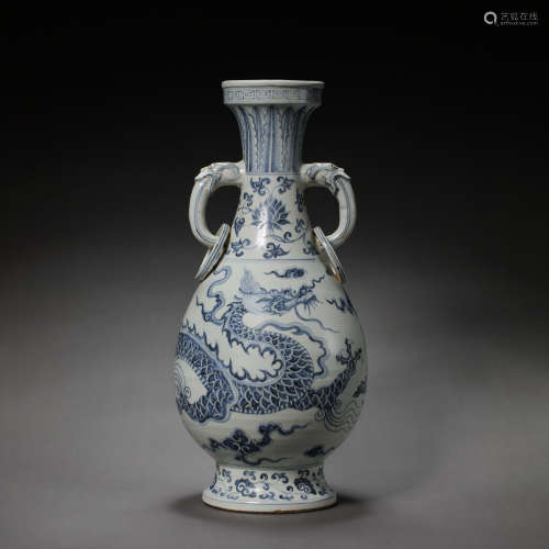 CHINESE YUAN DYNASTY BLUE AND WHITE DRAGON-PATTERNED AMPHORA...