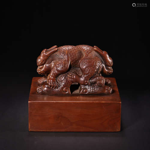 CHINESE QING DYNASTY SANDALWOOD SEAL, 18TH CENTURY