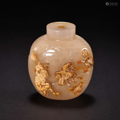 CHINESE QING DYNASTY AGATE SNUFF BOTTLE