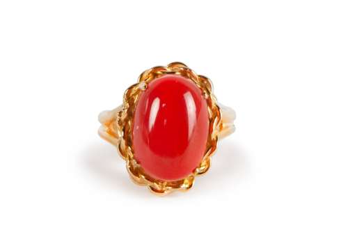 GOLD AND CORAL RING