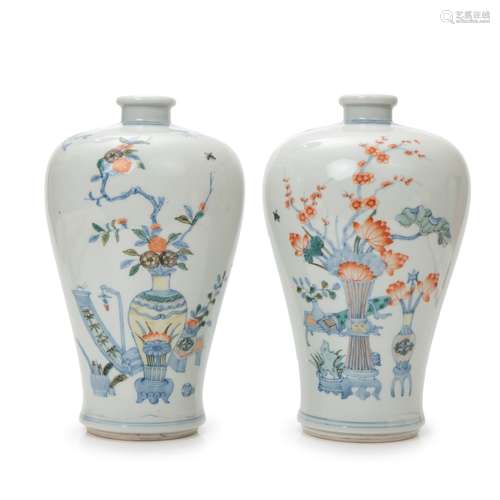 CHINESE PORCELAIN DOU CAI VASE PAIR