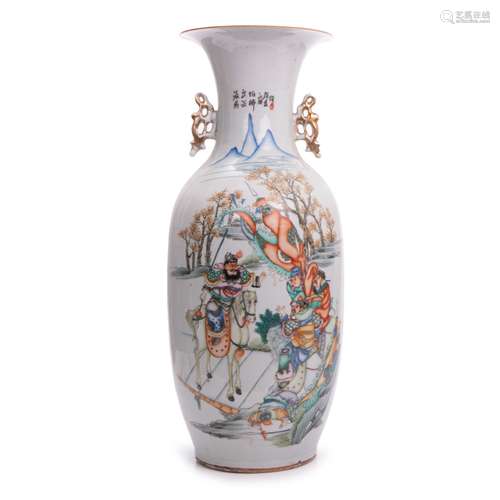 FAMILLE ROSE VASE WITH WARRIORS ON HORSEBACK