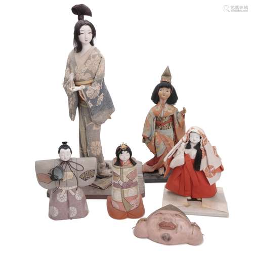 GROUP OF JAPANESE DOLLS AND WALL MASK