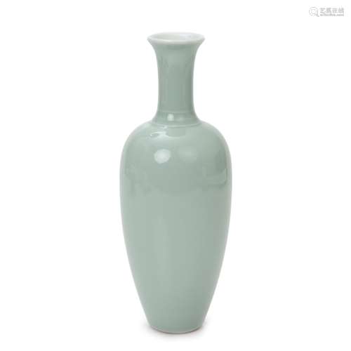 CHINESE PORCELAIN CELADON RINGED VASE