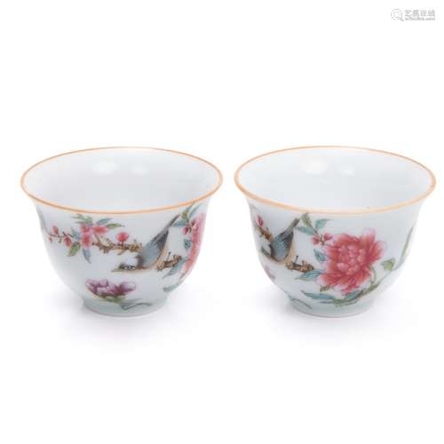 CHINESE FAMILLE ROSE DECORATED WINE CUPS