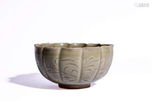 Yaozhou Kiln Incised Flower Lobed Bowl