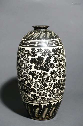 Cizhou Kiln White-Glazed Sgrafitto Meiping Vase