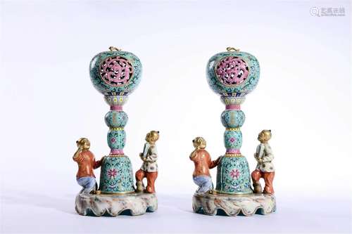 Pair of Green-Ground Interlocking Lotus and Boy Hat Stands