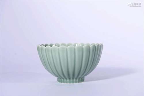 Celadon Glaze Lotus-Petal Bowl