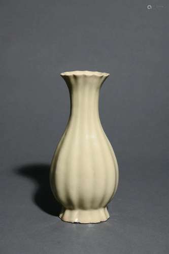 Celadon-Glazed Lobed Vase