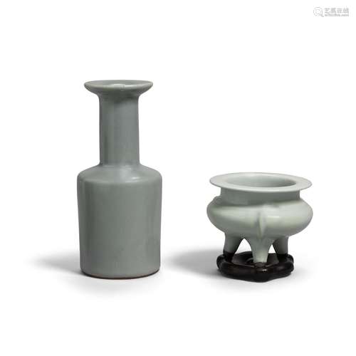 TWO LONGQUAN-STYLE CELADON GLAZED CERAMICS 19th/20th century