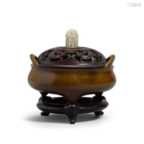 A BRONZE TRIPOD CENSER Xuande mark,18th/19th century