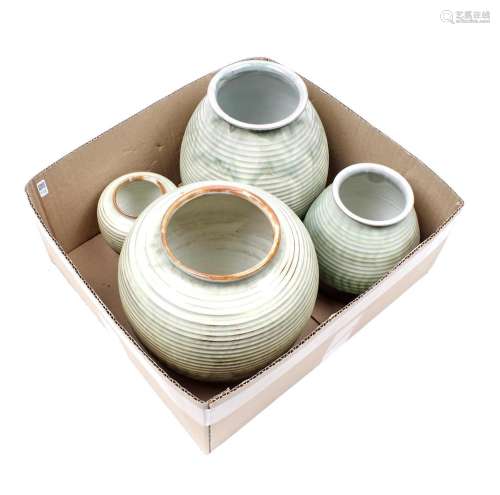 4 Adco earthenware flower pots