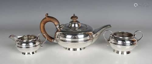 A George V silver three-piece bachelors tea set of circular ...