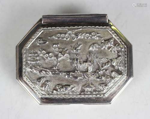 An Elizabeth II silver snuff box, limited edition number 194...