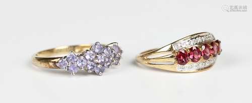 A 9ct gold and light mauve gem set ring, Birmingham 2005, ri...