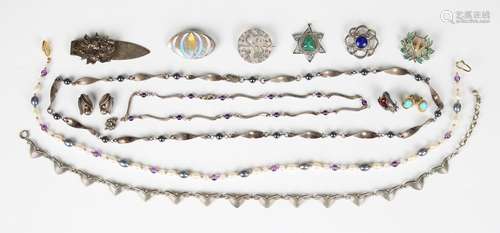 A small group of jewellery, including a silver and amethyst ...