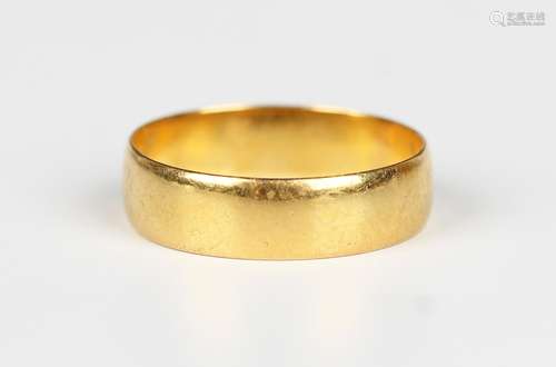 A 22ct gold plain wedding ring, Birmingham 1916, weight 3.4g...