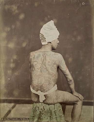 Tatoué, Japon, années 1880Albumine réhaussée à l'aquarel...