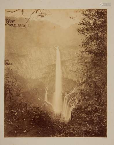 Cascade de Kegon, Nikko, 1873Épreuve albuminée de premier ti...