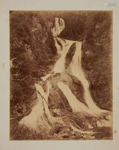 Cascade de Kirifuri, Nikko, 1873Épreuve albuminée de premier...