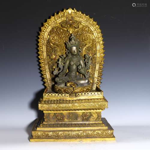清 銅鎏金鏨刻佛祖像一尊