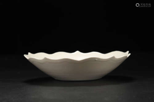 Ding Ware White Glaze Lobed Plate