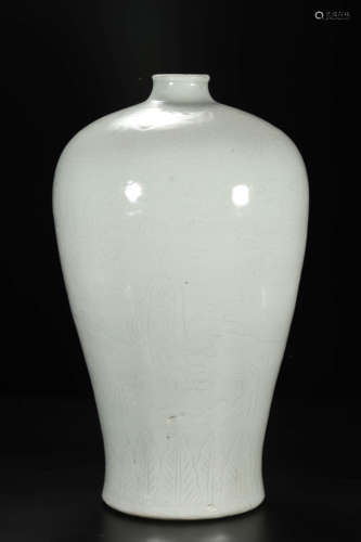 White Glaze Incised Figure and Story Meiping Vase