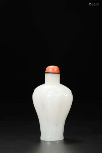 White Glass Snuff Bottle