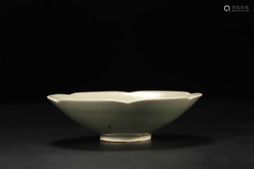 Yaozhou Kiln Lobed Tea Bowl