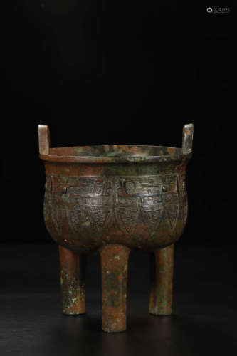 Bronze Ding Vessel