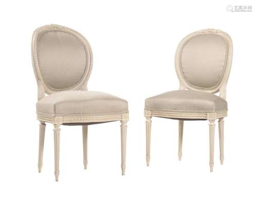 A PAIR OF FRENCH CREAM PAINTED SIDE CHAIRS