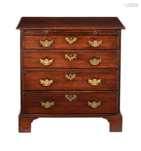 A GEORGE II MAHOGANY CHEST OF DRAWERSMID-18TH CENTURY