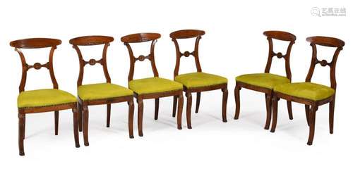 A SET OF SIX CONTINENTAL WALNUT DINING CHAIRS